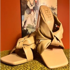 Deltan (Kira) Leather W/Clear Heel                  Size 10
